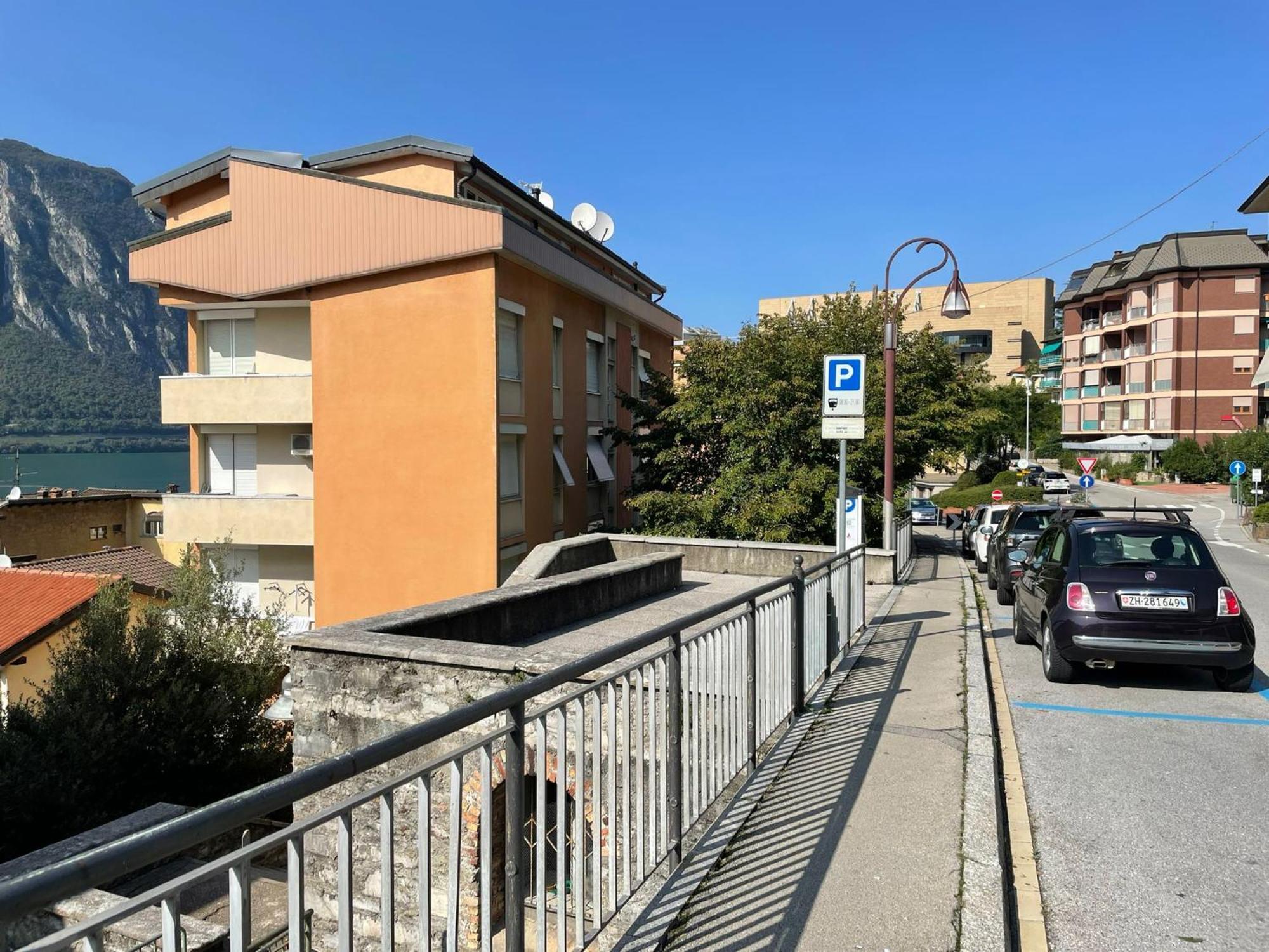 Apartamento Casa Madlen - Bright Attic With Marvelous View Campione dʼItalia Exterior foto